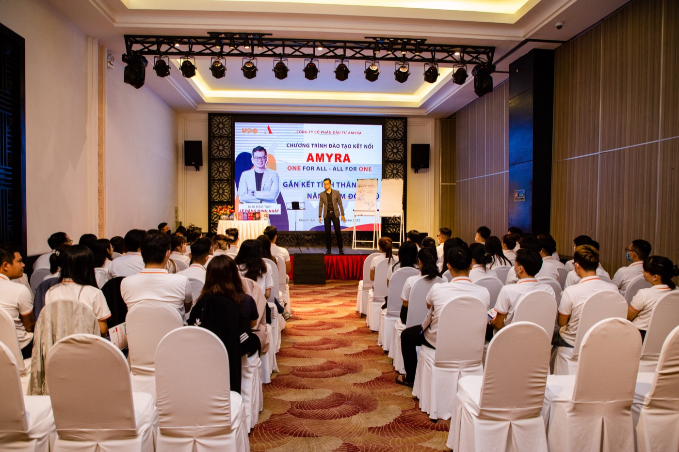 Lê Đặng Minh Nhật đào tạo đội ngũ tại doanh nghiệp